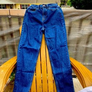 A little lose on the waist